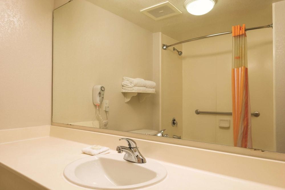 Hotel La Quinta By Wyndham San Antonio Airport Extérieur photo