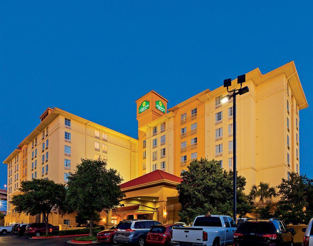 Hotel La Quinta By Wyndham San Antonio Airport Extérieur photo