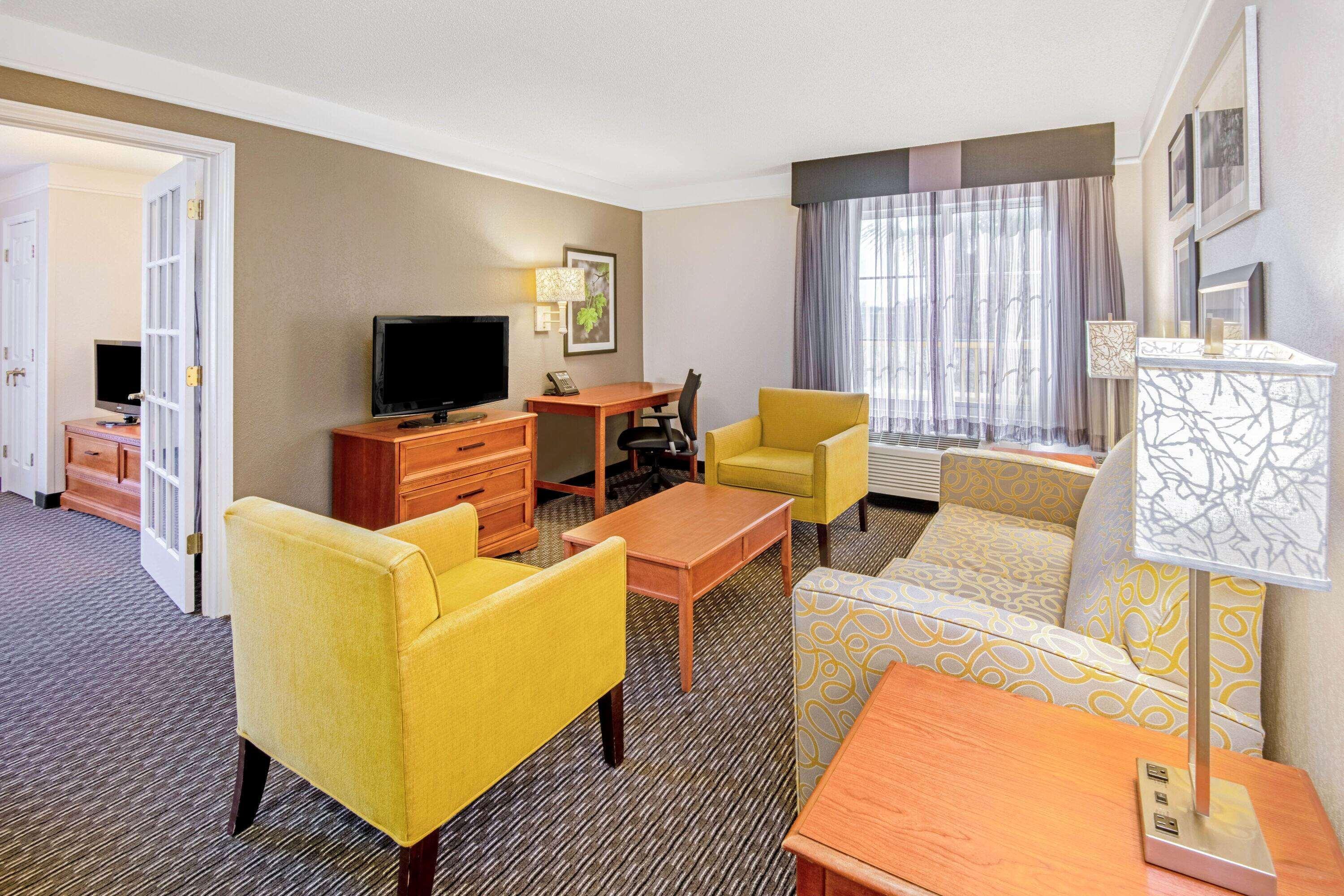 Hotel La Quinta By Wyndham San Antonio Airport Extérieur photo