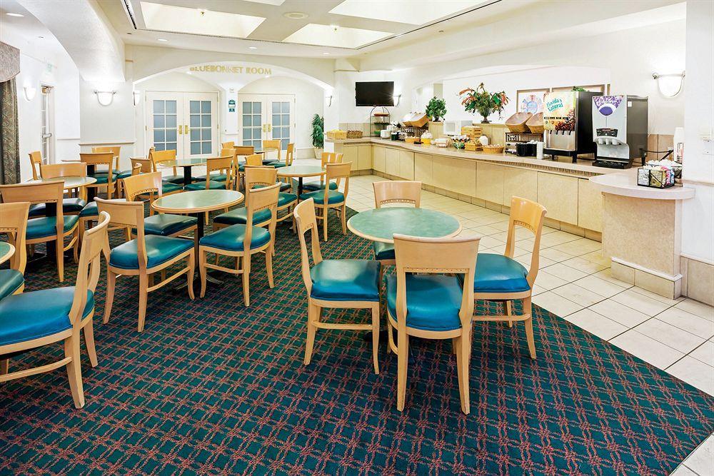 Hotel La Quinta By Wyndham San Antonio Airport Extérieur photo