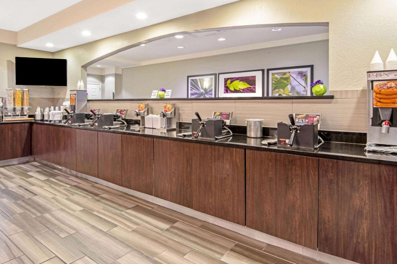 Hotel La Quinta By Wyndham San Antonio Airport Extérieur photo