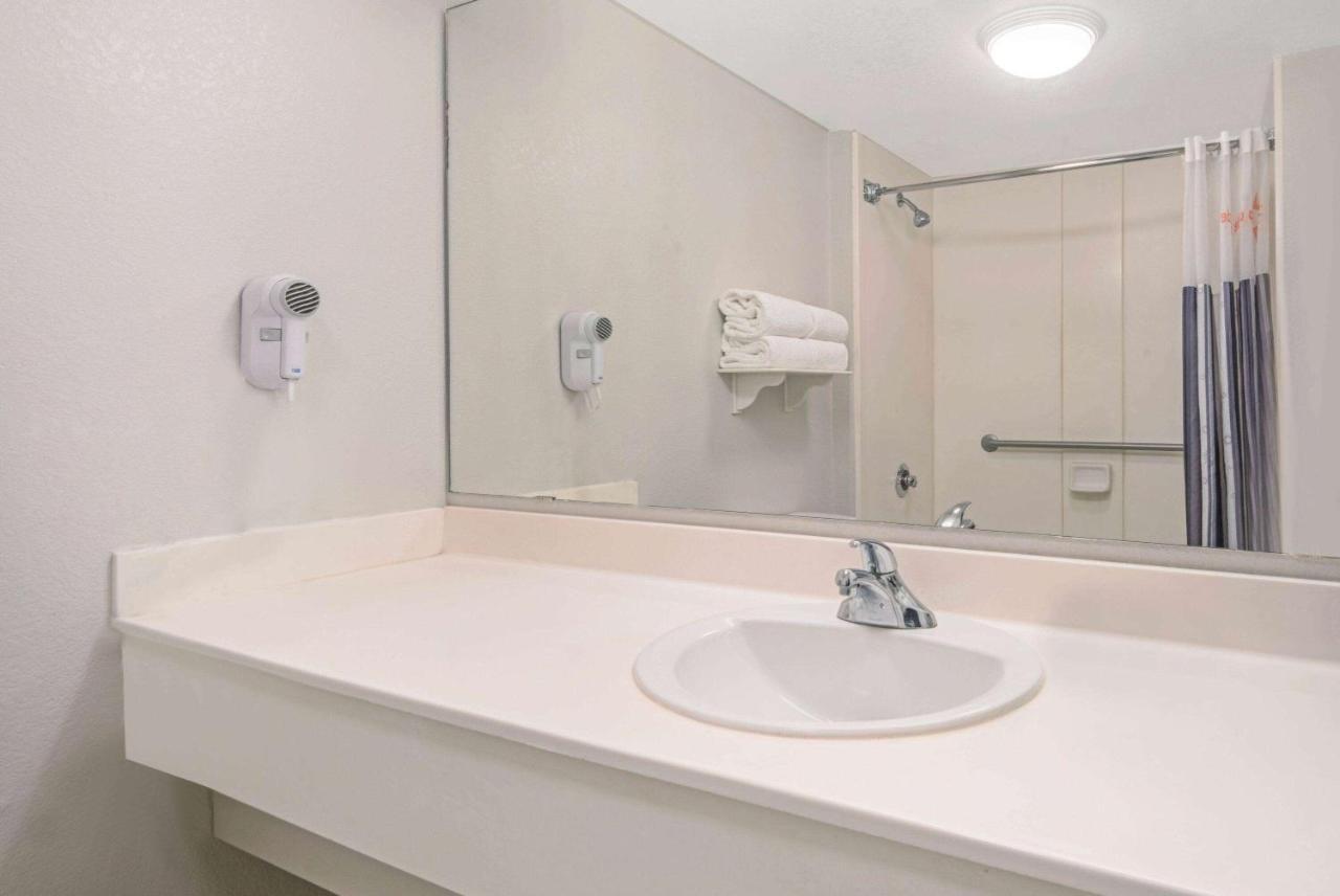 Hotel La Quinta By Wyndham San Antonio Airport Extérieur photo