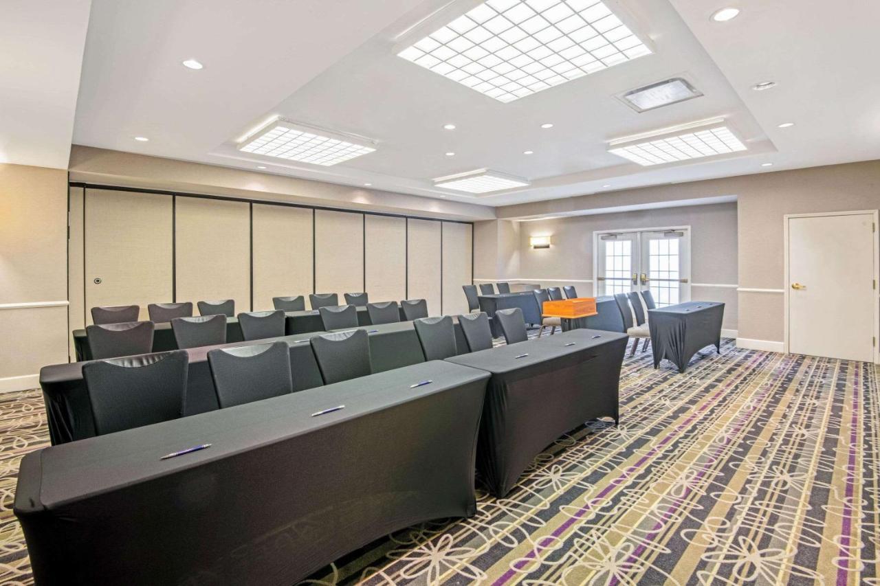 Hotel La Quinta By Wyndham San Antonio Airport Extérieur photo